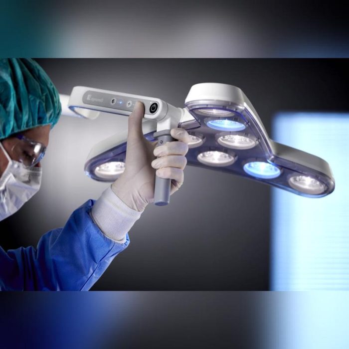 Ceiling-Mounted Surgical Light 4