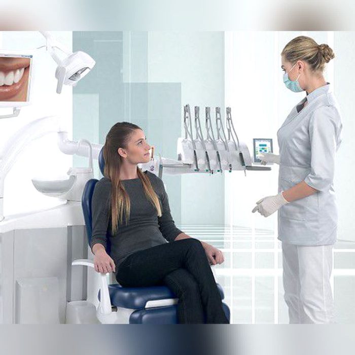Dental Treatment Unit With Chair 4